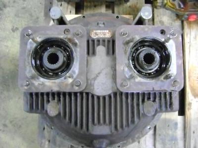 Accoupleur de pompe hydraulique pour Liebherr 632 B en vente par PRV Ricambi Srl