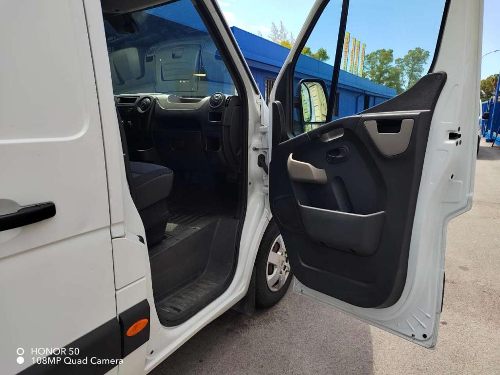 Nissan NV400 Photo 15