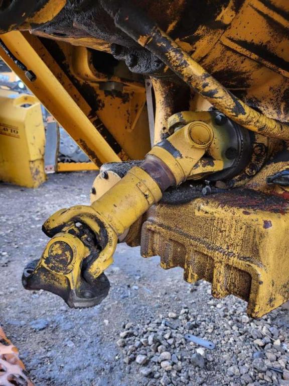 Volvo propeller shaft 11410847 for Volvo L110E, L110F, L120E, L120F Photo 2