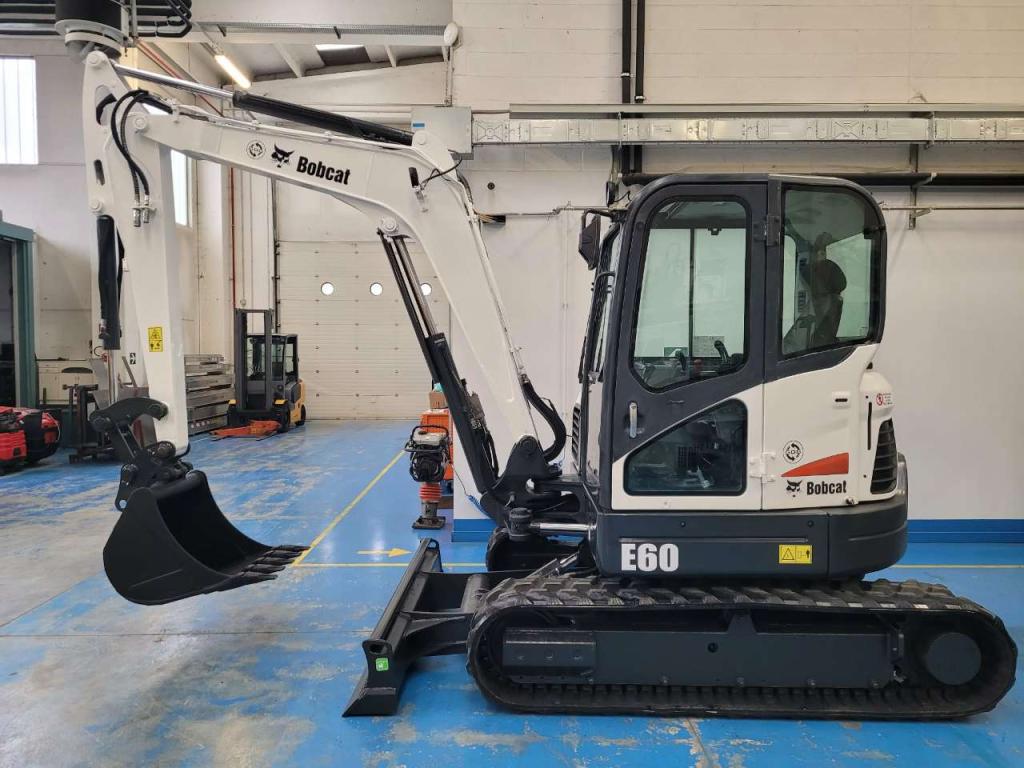 Bobcat E 60 Photo 1