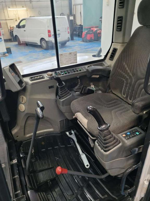 Bobcat E 60 Photo 9