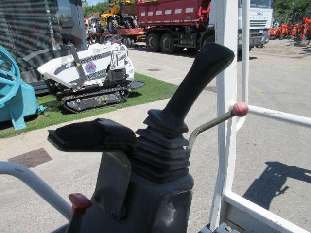 Yanmar B15-3 Photo 16