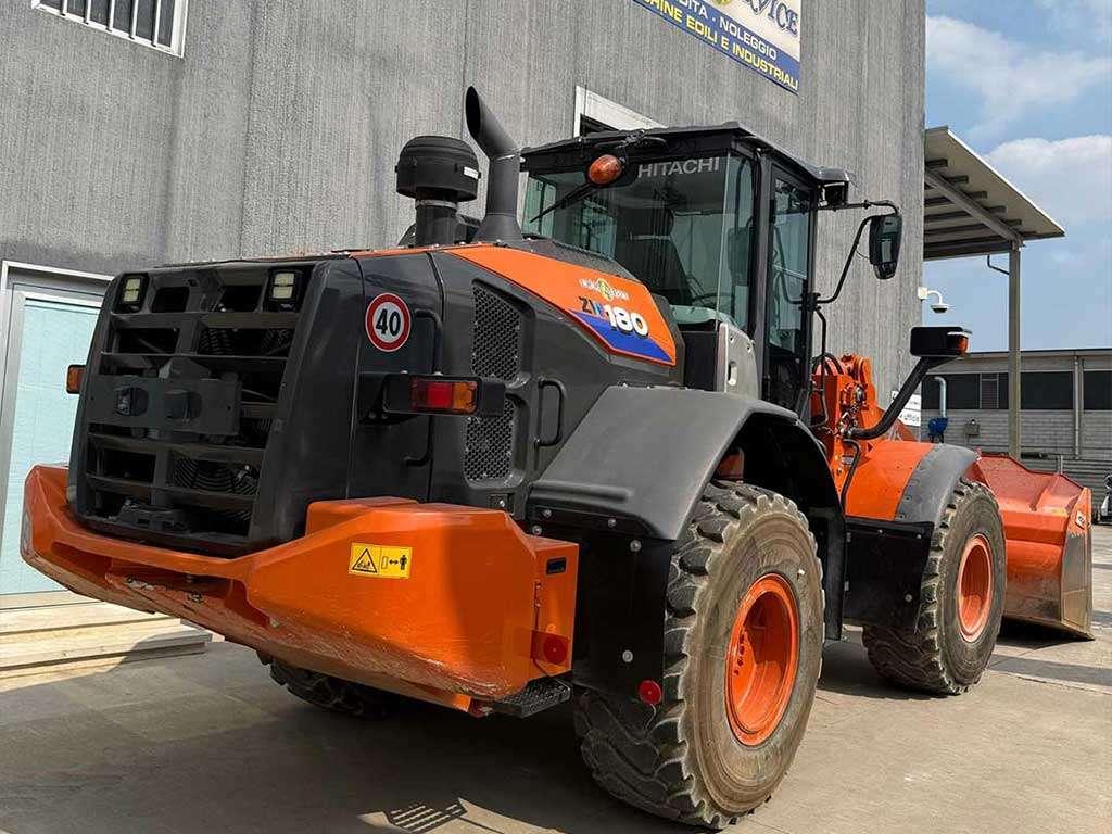 Hitachi ZW180-6 Photo 4