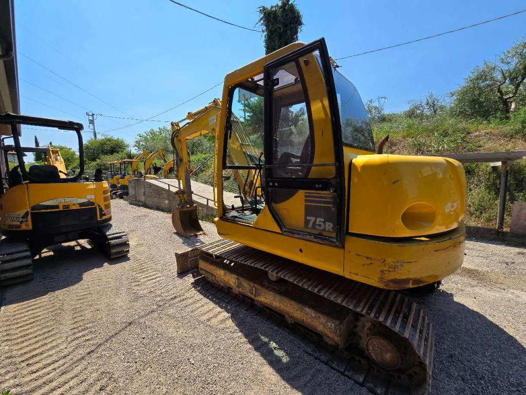 Komatsu PC75R Photo 5