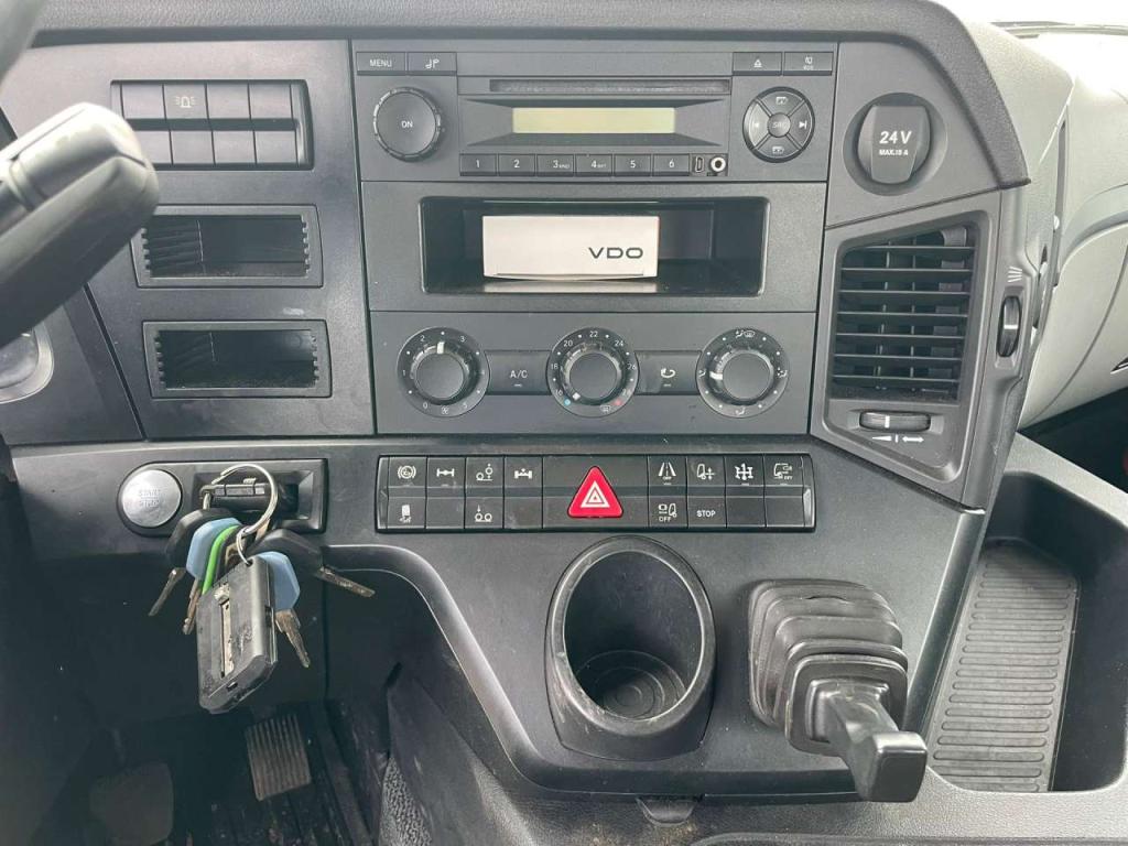 MercedesBenz Antos 2543 6x2 Photo 19
