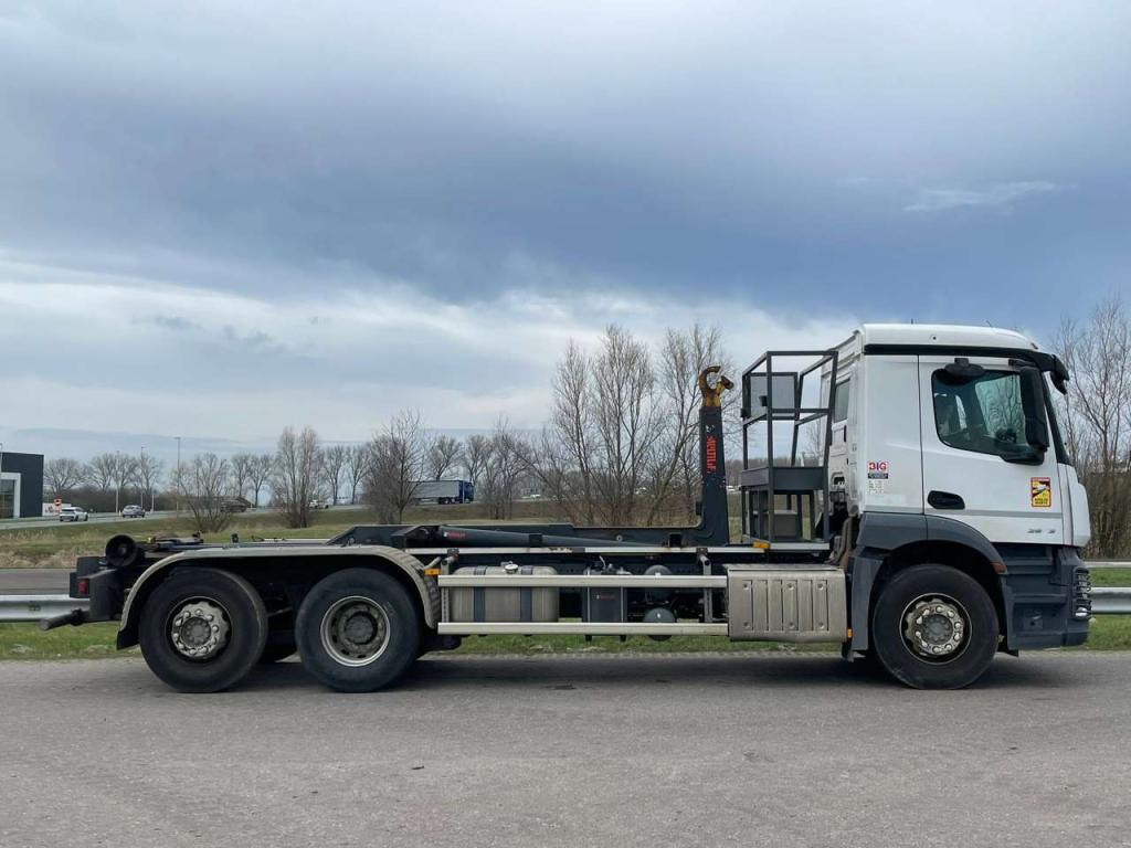MercedesBenz Antos 2543 6x2 Photo 6