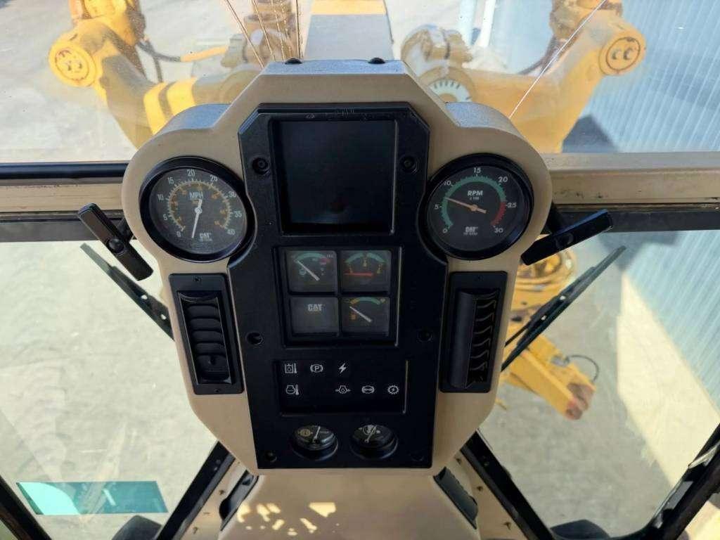 Caterpillar 140H Photo 28