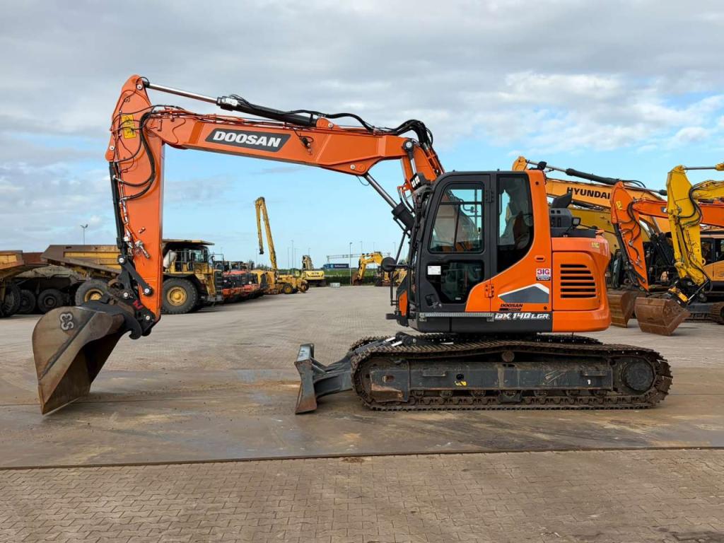 Doosan DX140LCR-7 Photo 1