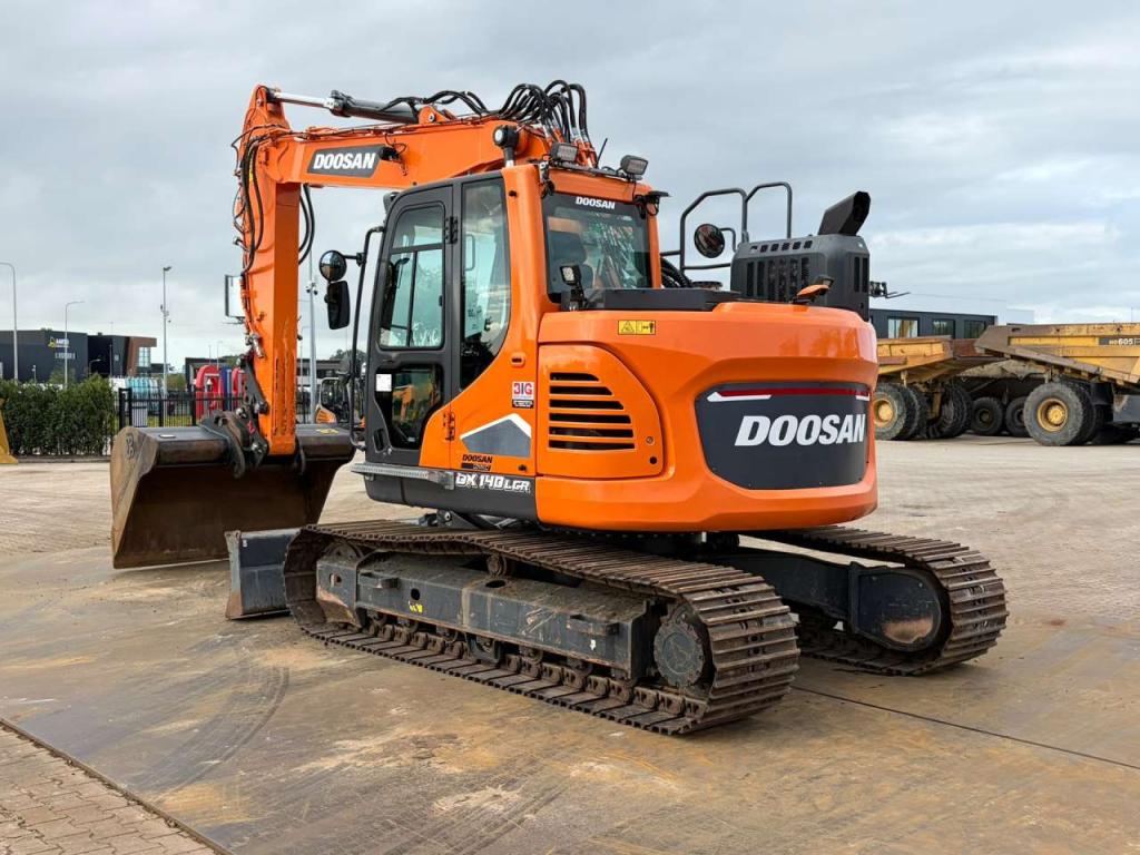Doosan DX140LCR-7 Photo 3