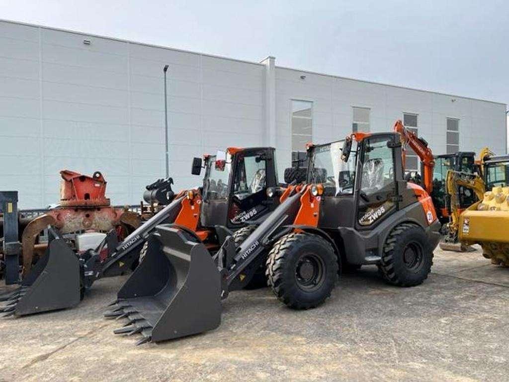 Hitachi ZW95-6C Photo 6