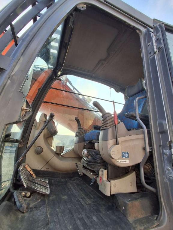 Hitachi ZX350-3 Photo 9