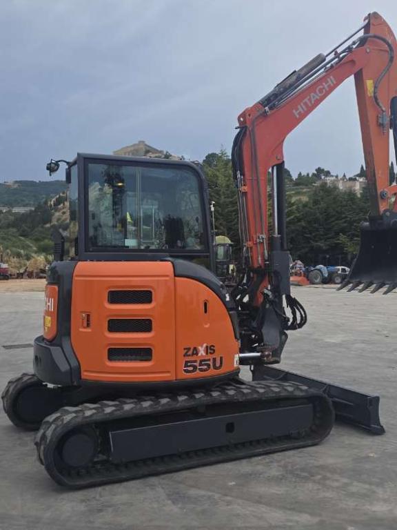 Hitachi ZAXIS 55U Photo 4