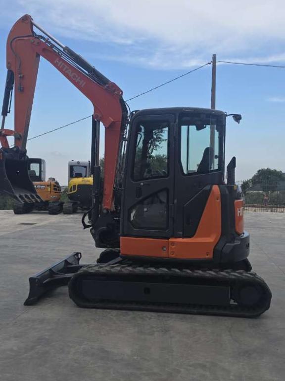 Hitachi ZAXIS 55U Photo 6