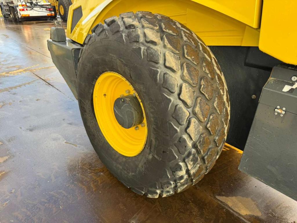 Bomag BW213D-5 Photo 14