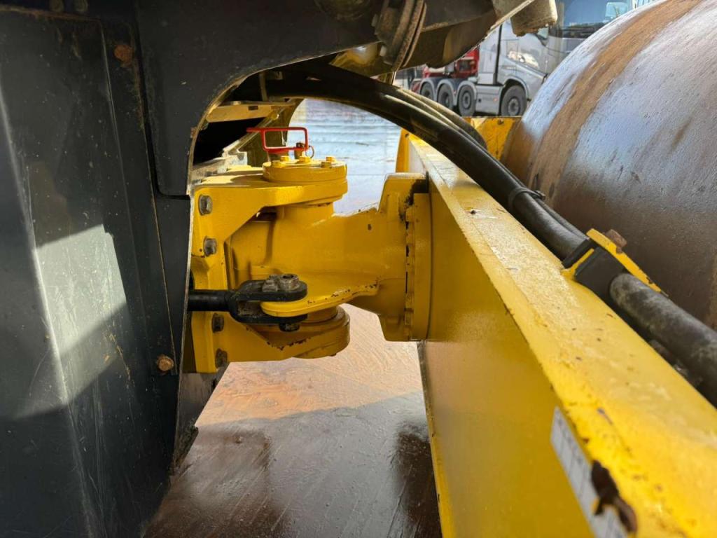 Bomag BW213D-5 Photo 16