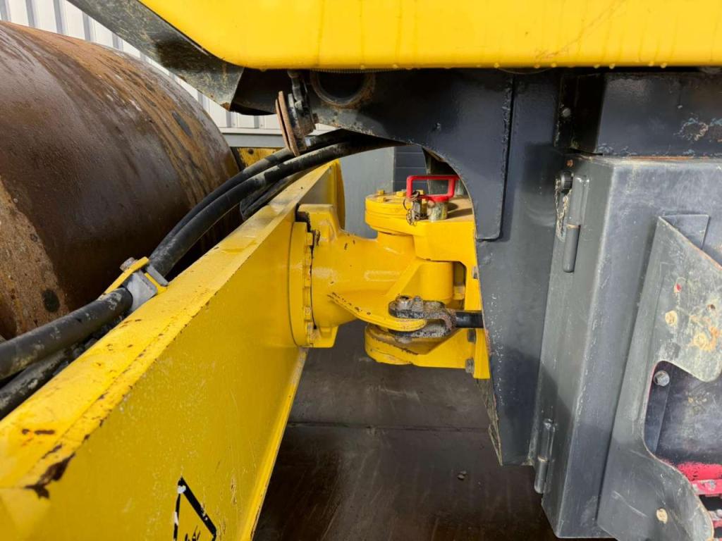 Bomag BW213D-5 Photo 17