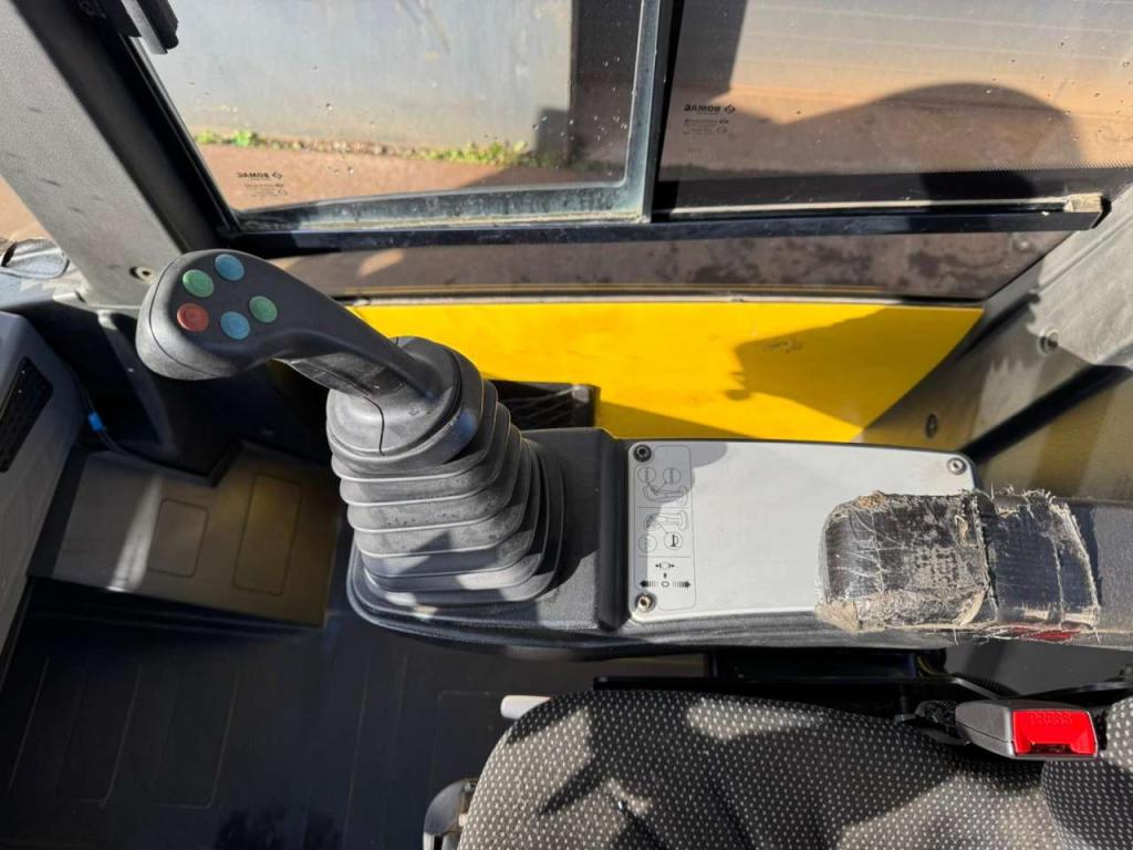 Bomag BW213D-5 Photo 21