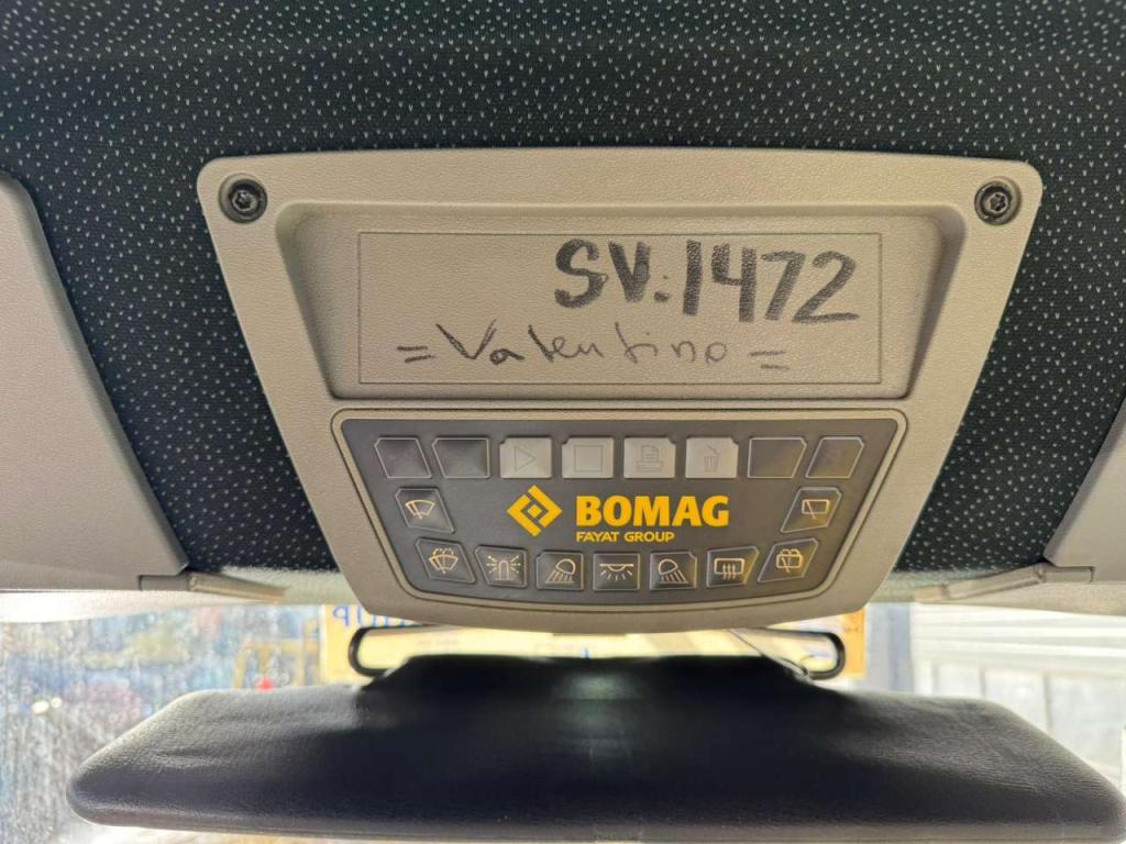 Bomag BW213D-5 Photo 26