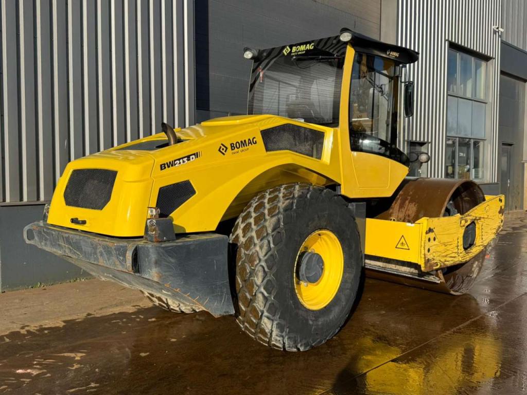 Bomag BW213D-5 Photo 5