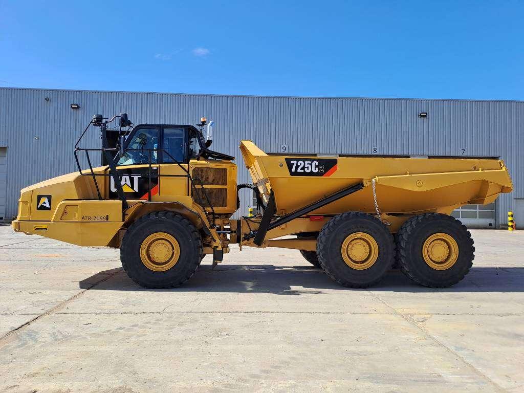 Caterpillar 725C2 Photo 1