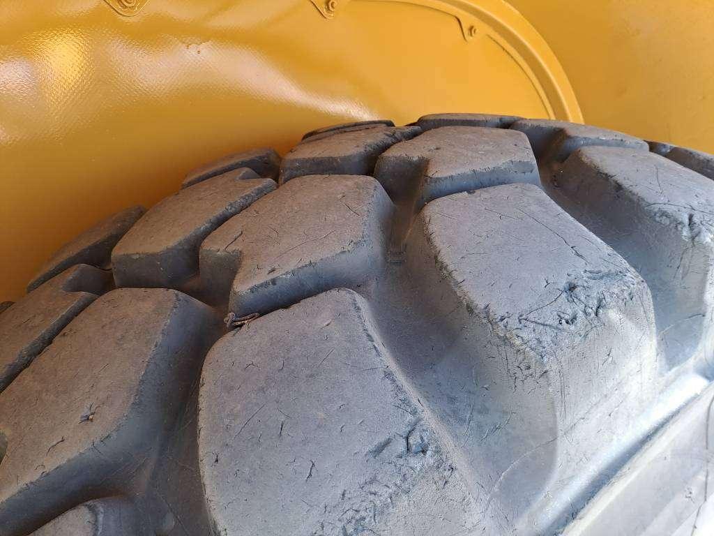 Caterpillar 725C2 Photo 12