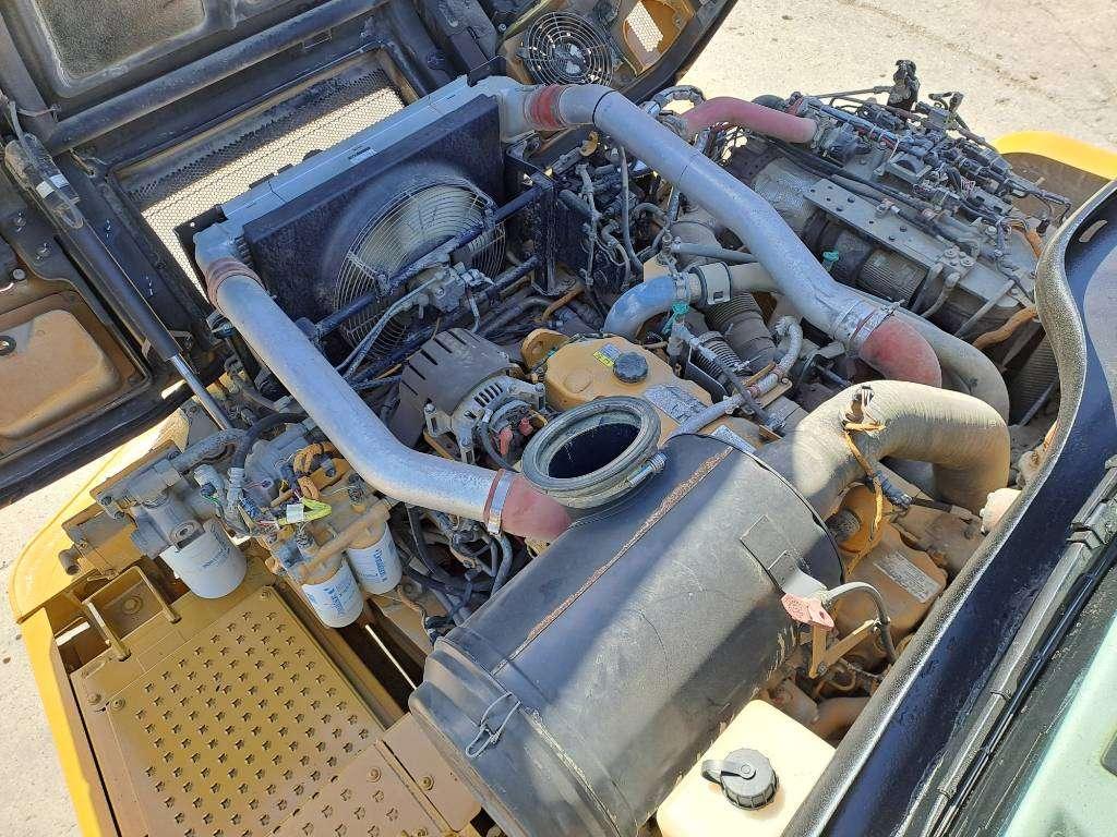 Caterpillar 725C2 Photo 23