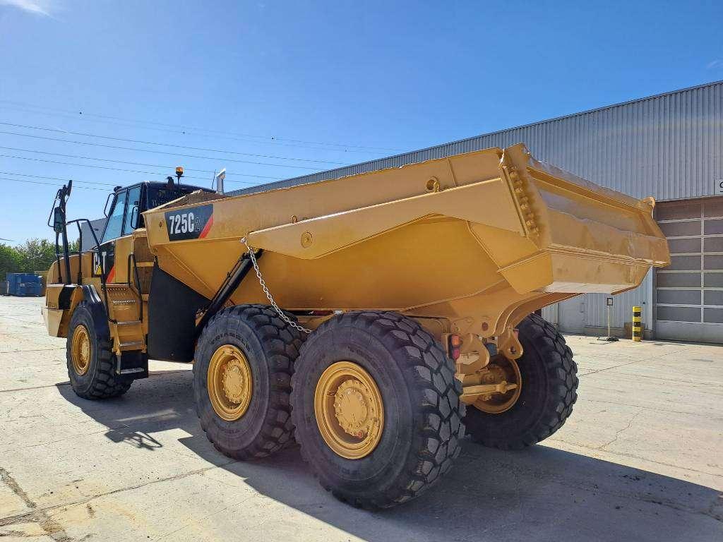 Caterpillar 725C2 Photo 3