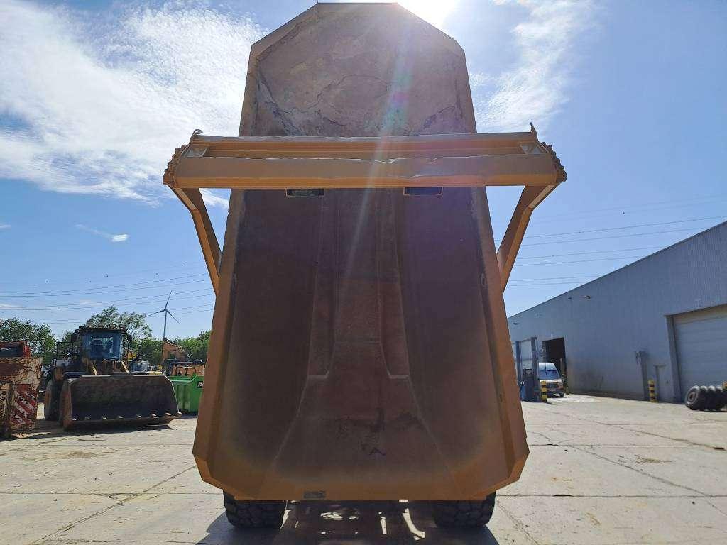 Caterpillar 725C2 Photo 5