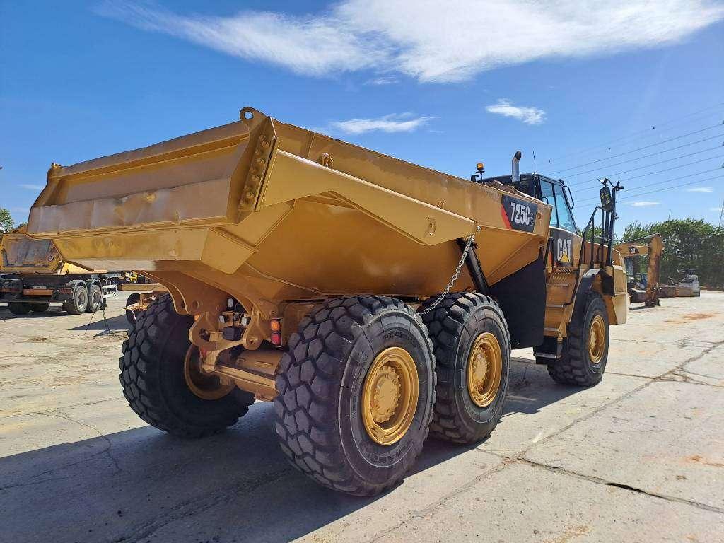 Caterpillar 725C2 Photo 6