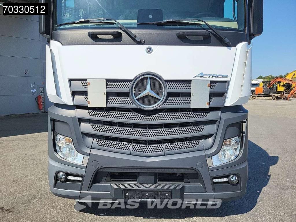Mercedes-Benz Actros 1851 4X2 BigSpace 2x Tanks M.O.T. Photo 9