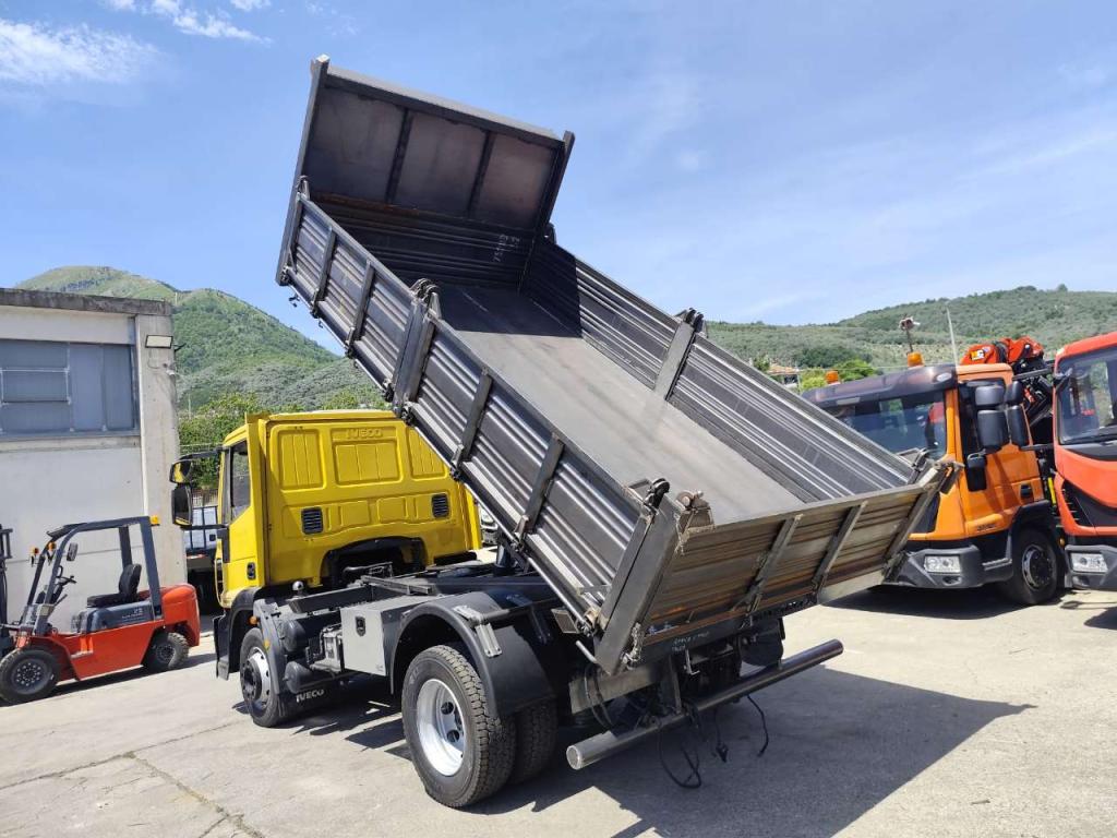 Iveco EUROCARGO 120E28P Photo 29