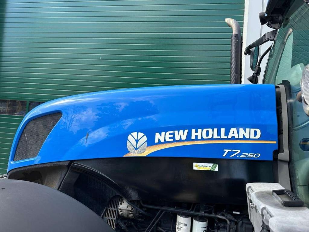 New Holland T7.250 Power Command Photo 15