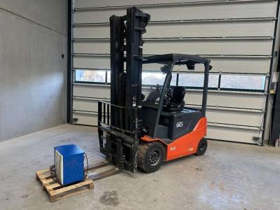 Toyota 8 FBMKT 30 3 ton lifting capacity en vente par JN Machines BV