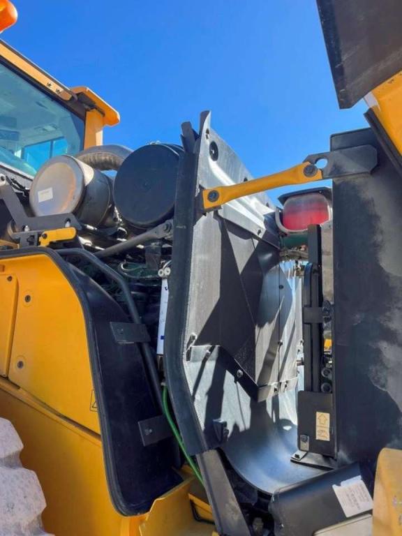 Volvo L120G Photo 23