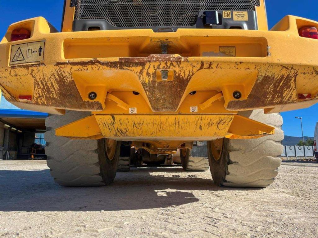 Volvo L120G Photo 27
