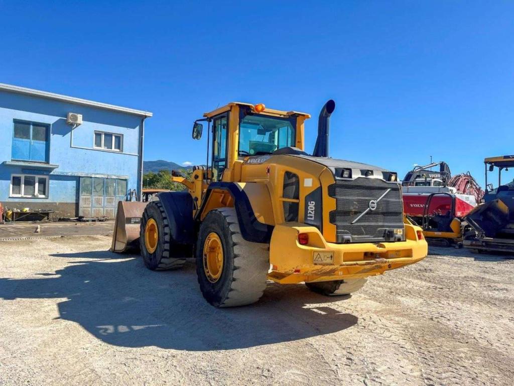 Volvo L120G Photo 6