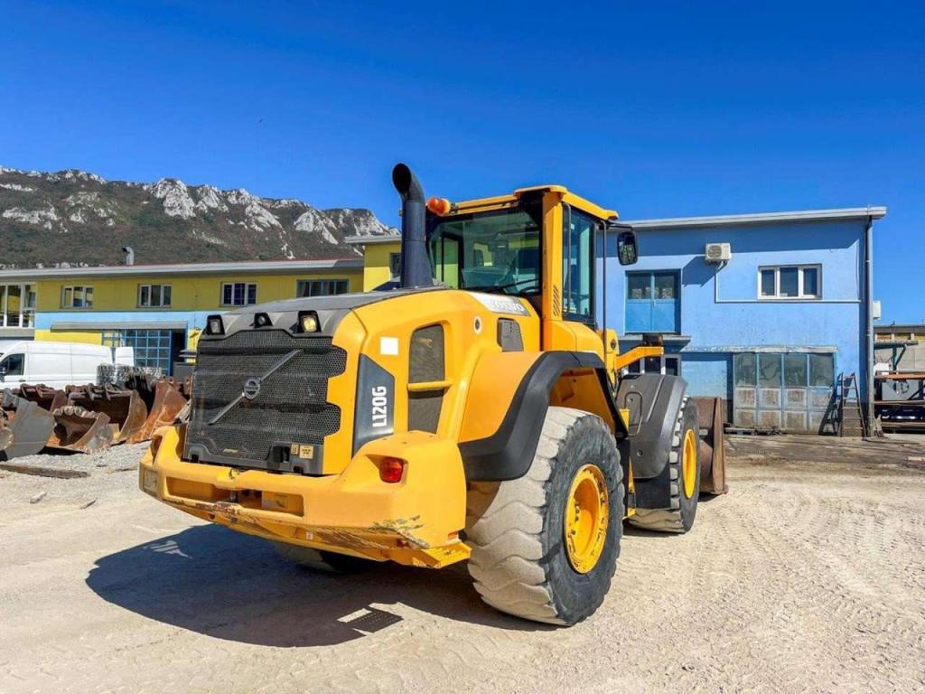 Volvo L120G Photo 7