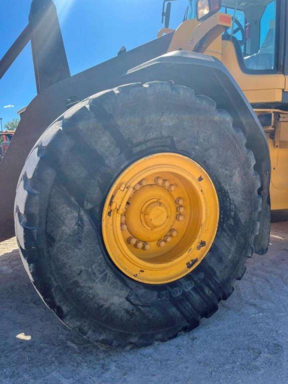 Volvo L120G Photo 9