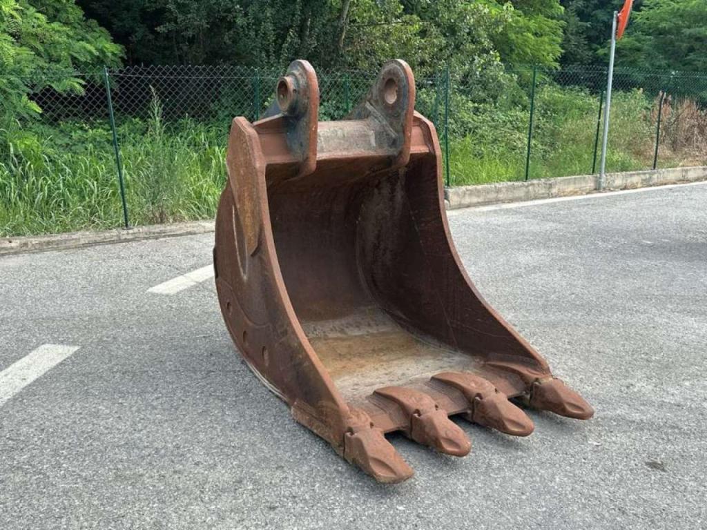 Hitachi ZX670-690 Photo 3