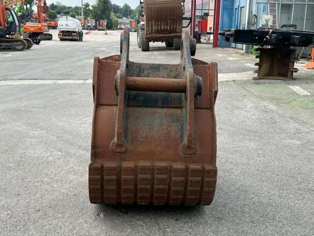 Hitachi ZX670-690 Photo 4