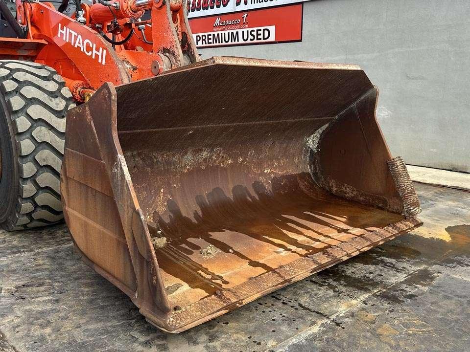 Hitachi ZW310-6 Photo 10