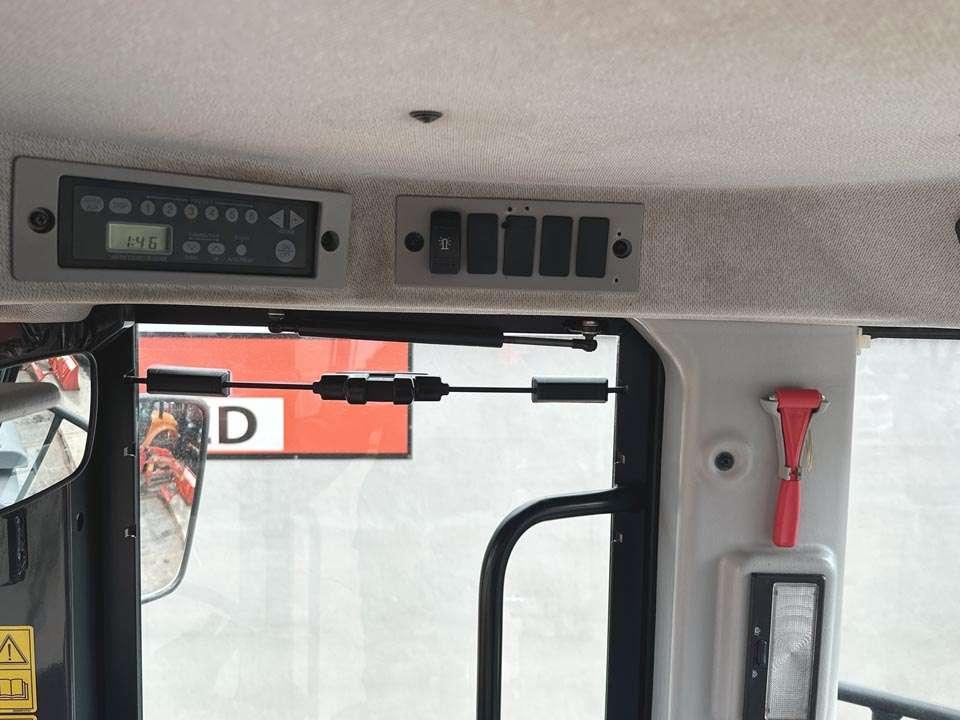 Hitachi ZW310-6 Photo 18
