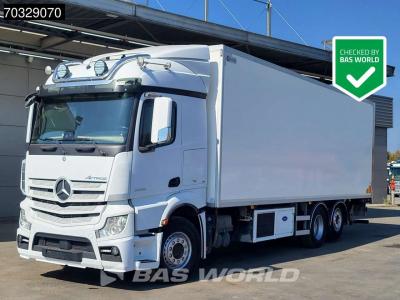 Mercedes-Benz Actros 2548 6X2 Carrier cooling engine 2500kg Ladebordwand Lift+steering axle Euro 6 en vente par BAS World B.V.