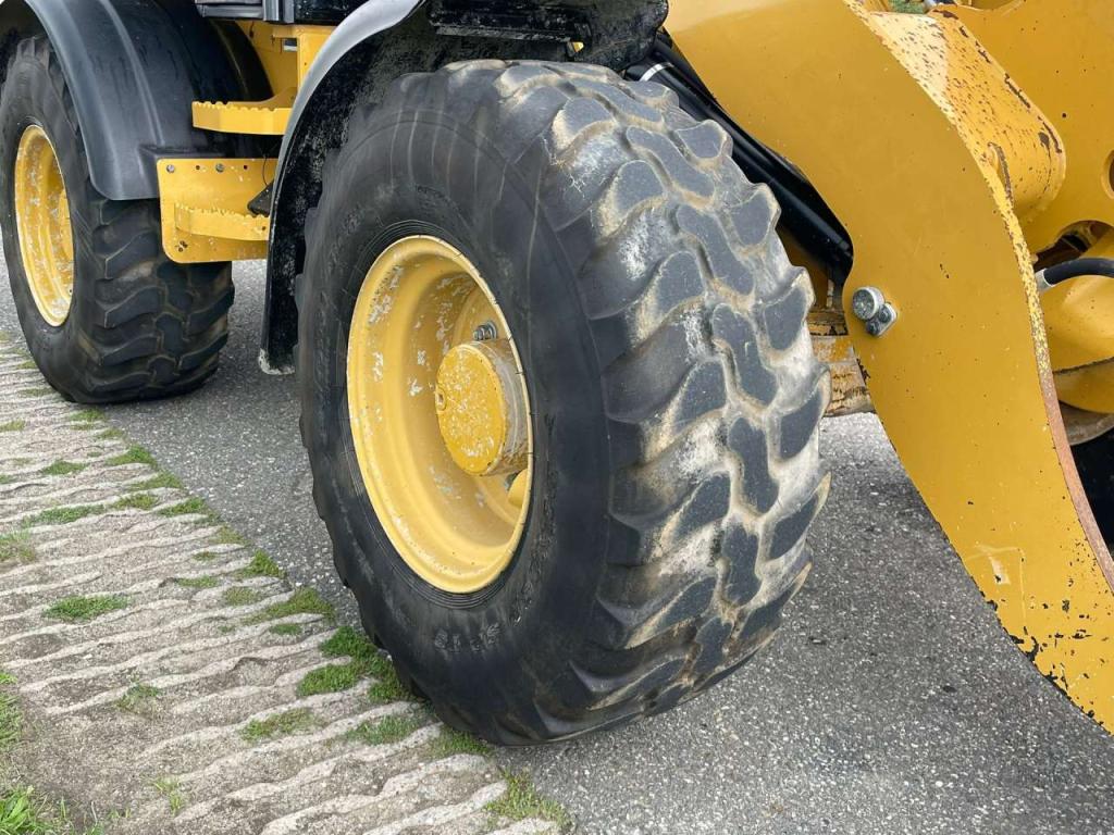 Caterpillar 908 Photo 13