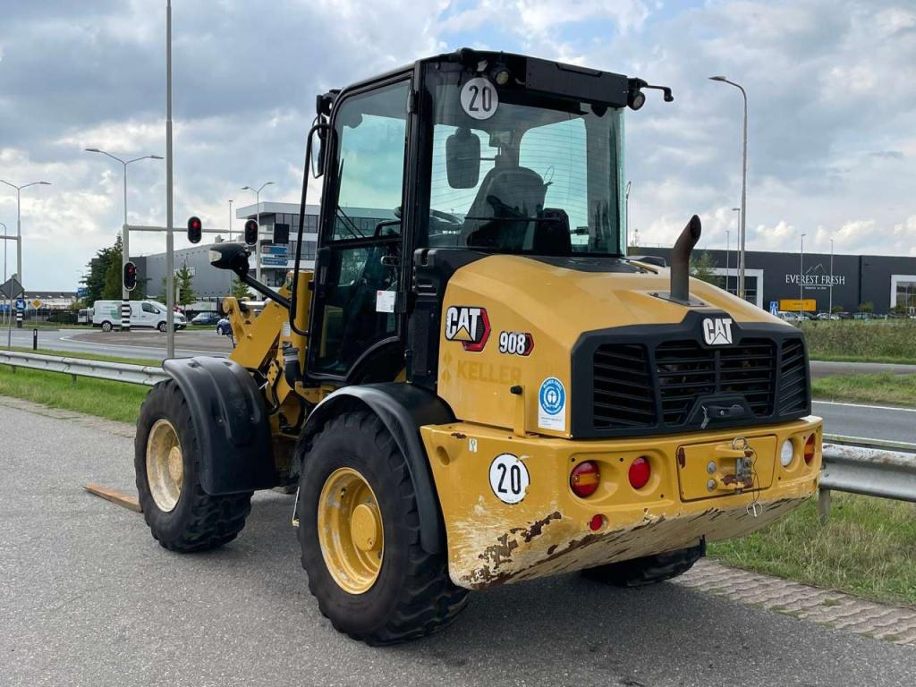 Caterpillar 908 Photo 3