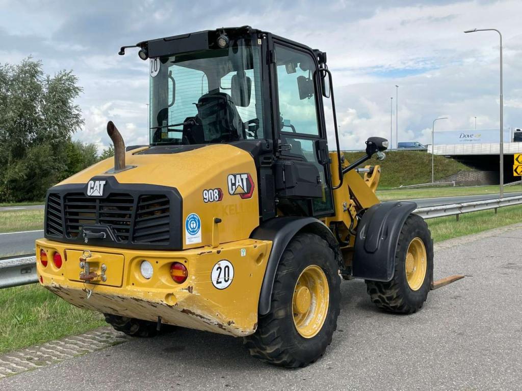 Caterpillar 908 Photo 5