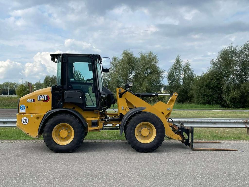 Caterpillar 908 Photo 6