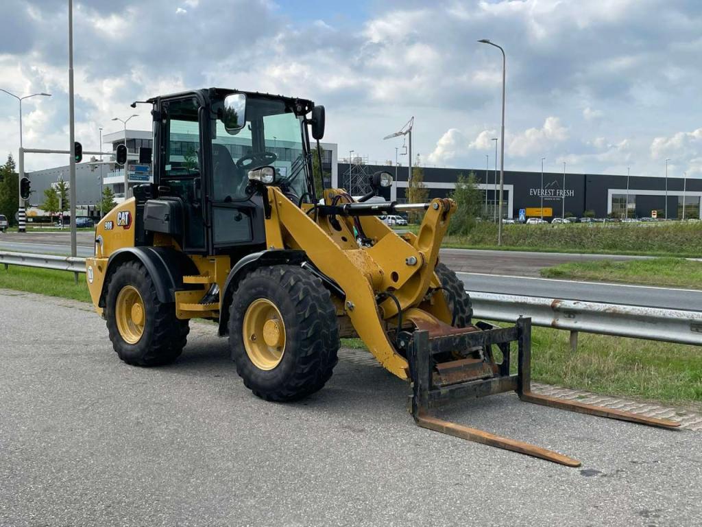 Caterpillar 908 Photo 7