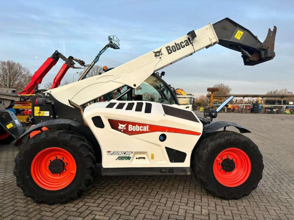 Bobcat TL38-70HF Photo 3