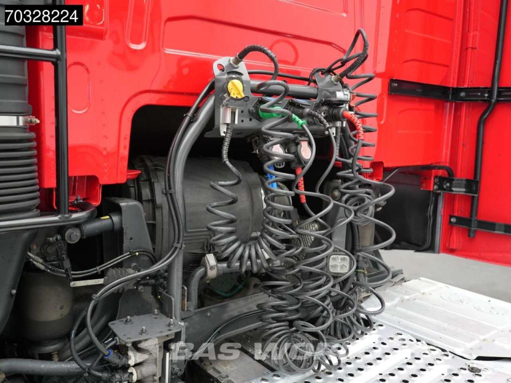 Volvo FH 460 4X2 XL 2x Tanks Navi ACC Photo 8